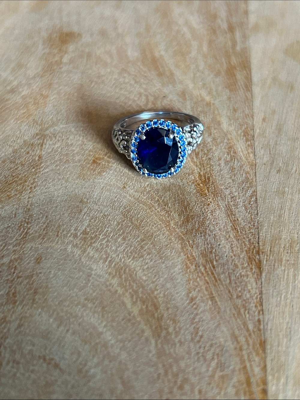 Elegant Blue Halo Cocktail Ring - Silver 925